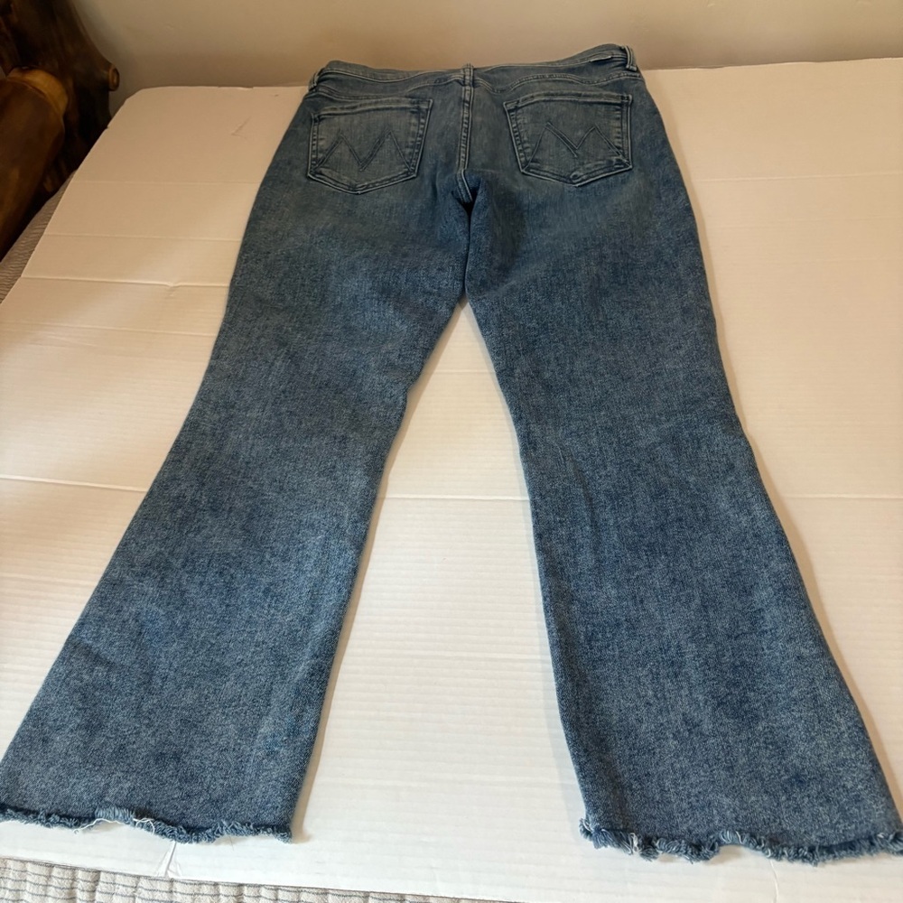 MOTHER The Insider Crop Step Fray Twice Shy Denim Jeans - Picture 3 of 10